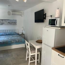 Cozy Kotor apartment, hotel v mestu Dobrota