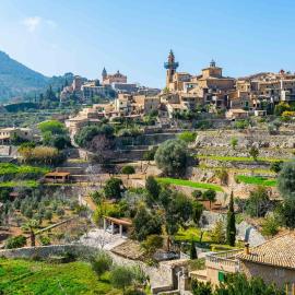 Alt Son Lliure beautiful village house in Valldemossa, Hotel in Valldemossa