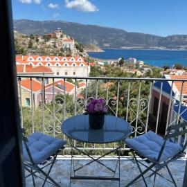 Krinos apartments, hotell i Megísti
