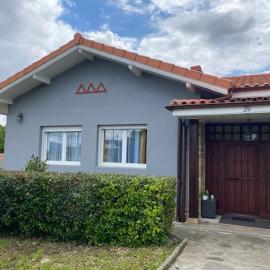 APARTAMENTO NIK en casa chalet con parking y jardin, hotell i Erandio