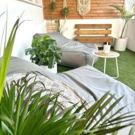 Seasons Retreat with pool and gym-2BR