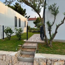 Holiday Home Ahil 10: Pakoštane şehrinde bir otel