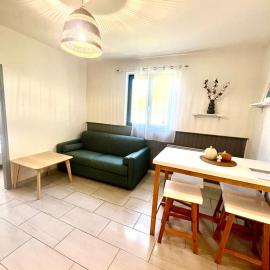 Superbe appartement au calme en cœur de village, hotel a Saint-Sulpice