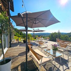 Chata w Bieszczadzie SPA apartamenty i domki z widokiem na góry, hotel din Polańczyk