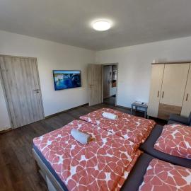 Súkromný apartmán - 7 hostí, rýchle Wi-Fi, kuchyňa