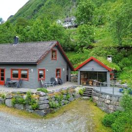Fully equipped cabin by the fjord, хотел в Volda