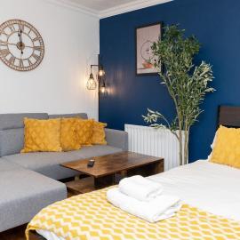Open Mind Property - 1 Bed Flat with 3 Double Beds