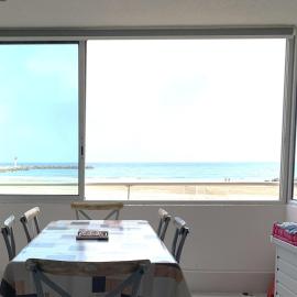 Appartement lumineux en front de mer