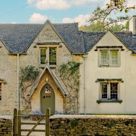 Hare Cottage، فندق في Beverstone