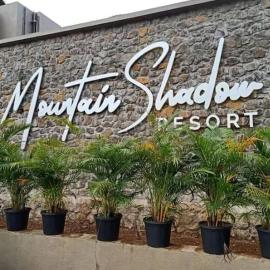 Mountain Shadow Resort, hotel di Igatpuri