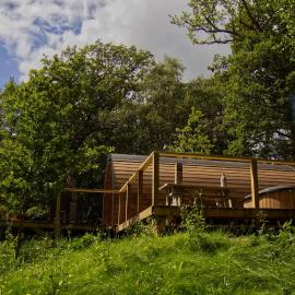 Pods At Buckland's Glamping, Hotel in Handcross