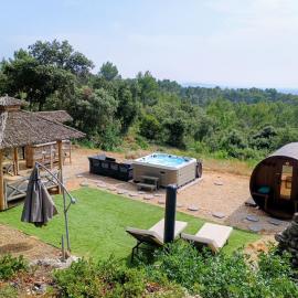 Gîte Lavande vue Luberon 33 hectares piscine Spa Sauna au cœur de Provence