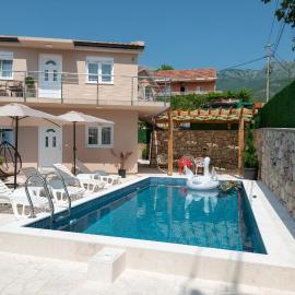 Radanovići에 위치한 호텔 Apartmani Vesna