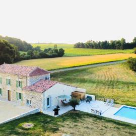 Maison entièrement rénovée avec piscine privative