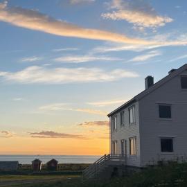 Beach apartment with unique view, hotel v destinácii Ervik