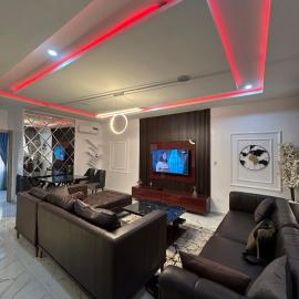 Modern 4BR Duplex Near VGC in a Secure Estate with Gym & Pool