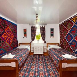 Kochmon guesthouse, hotel in Naryn