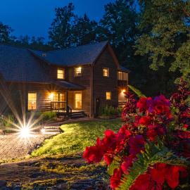 Beauty Mountain Hideaway - Secluded - New River Gorge National Park, Hotel in Edmond