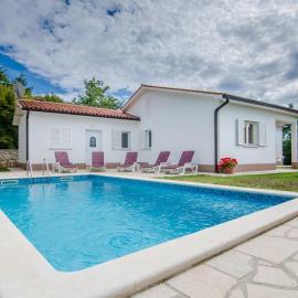 Holiday Home Mia by 22Estates, hotel v destinaci Labin