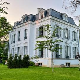 Signature topfloor flat in a shared XIX century Mansion in Western Paris
