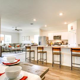 12 Mi to Avery Island: Spacious Family Home!