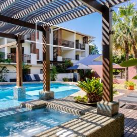 21 Freestyle Apartment with POOL VIEW