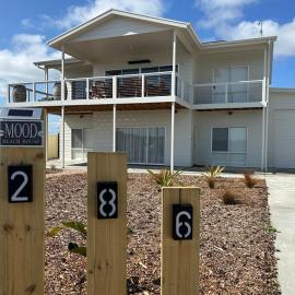 Mood Beach House - Moonta Bay, hotel di Port Moonta