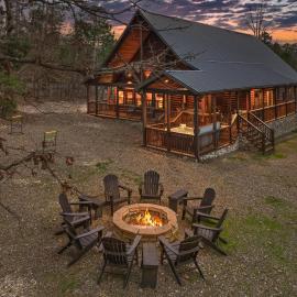 NEW Prime Cabin Hot Tub-Firepit-Safari Sleeps 8
