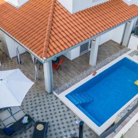 House Adeo with private pool, Pula