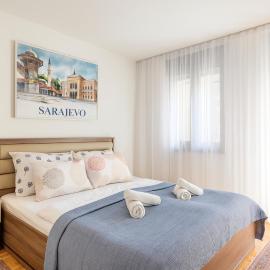 Grand Duplex Suite with Free Parking - Heart of Old Town