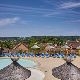 Résidence Odalys Domaine des Côteaux de Sarlat、サルラ・ラ・カネダのホテル