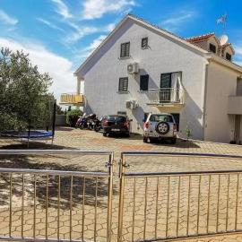 Family friendly house with a swimming pool Milna, Brac - 24609