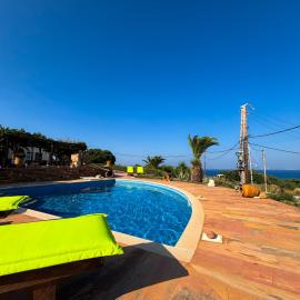 Tethys Apartments Karfas، فندق في خيوس