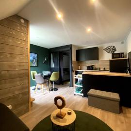 Sommet studio au centre du village