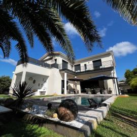 La Villa Des Trois Pins, hotel in Andernos-les-Bains