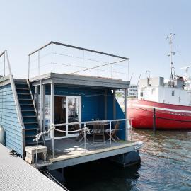Hausboot Coworkingship, hotel v destinácii Burgtiefe auf Fehmarn 