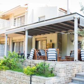Spathies Serenity Villa by Halkidiki Villas, hotelli kohteessa Kalogria