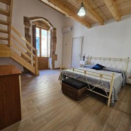 Cavour Apartaments, viešbutis mieste Pakinas