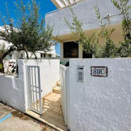 Giardino dei Trulli - Villa al Mare, hotel in Faccia di Trippa