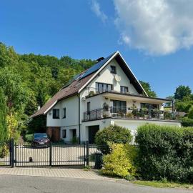 Apartmány Český Ráj، فندق في تورنوف