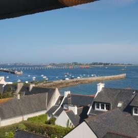 T1 vue mer roscoff et île de Batz, 2 min à pied de la plage,, hotel a Roscoff