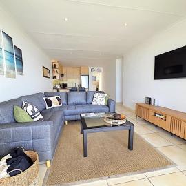 SummerSeas #47 - Top floor sea view apartment, Hotel in Summerstrand