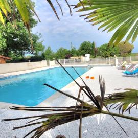 Camping les 2 salamandres, hotel in Arces-sur-Gironde