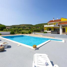 Awesome Home In Primorski Dolac With Sauna