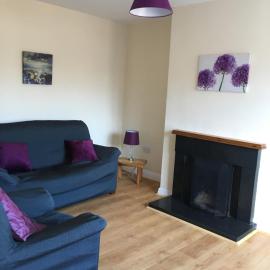 3 bedroom house with free parking and rear garden, hotel in Wexford