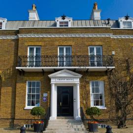 Craven House Apartments