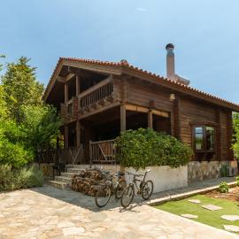 Bright and cozy cottage near the sea, מלון בקאטו אלפוחוריון