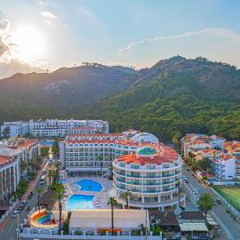 Pineta Park Deluxe Hotel - All Inclusive, hotel en Marmaris