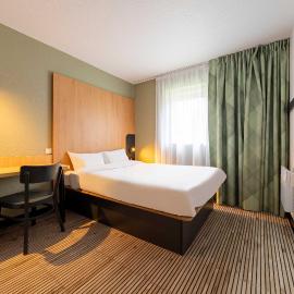 B&B HOTEL Calais Centre St Pierre โรงแรมในกาเลส์