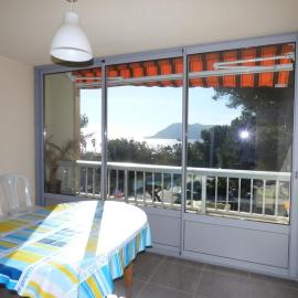 Vue mer, calme, face à la plage โรงแรมในSaint-Elme